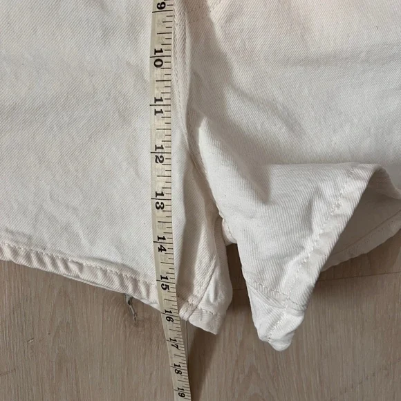 Levi’s High Rise Loose Shorts - Picture 11 of 16